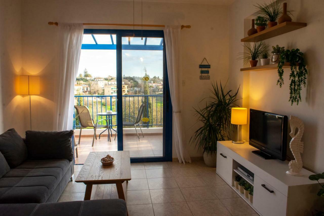 Ron’s Pergola Apartment Paphos Esterno foto